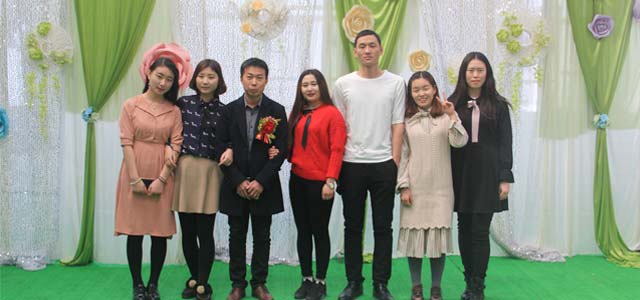 攜手共進(jìn)，贏戰(zhàn)狗年——2018艾易網(wǎng)絡(luò)年會圓滿結(jié)束